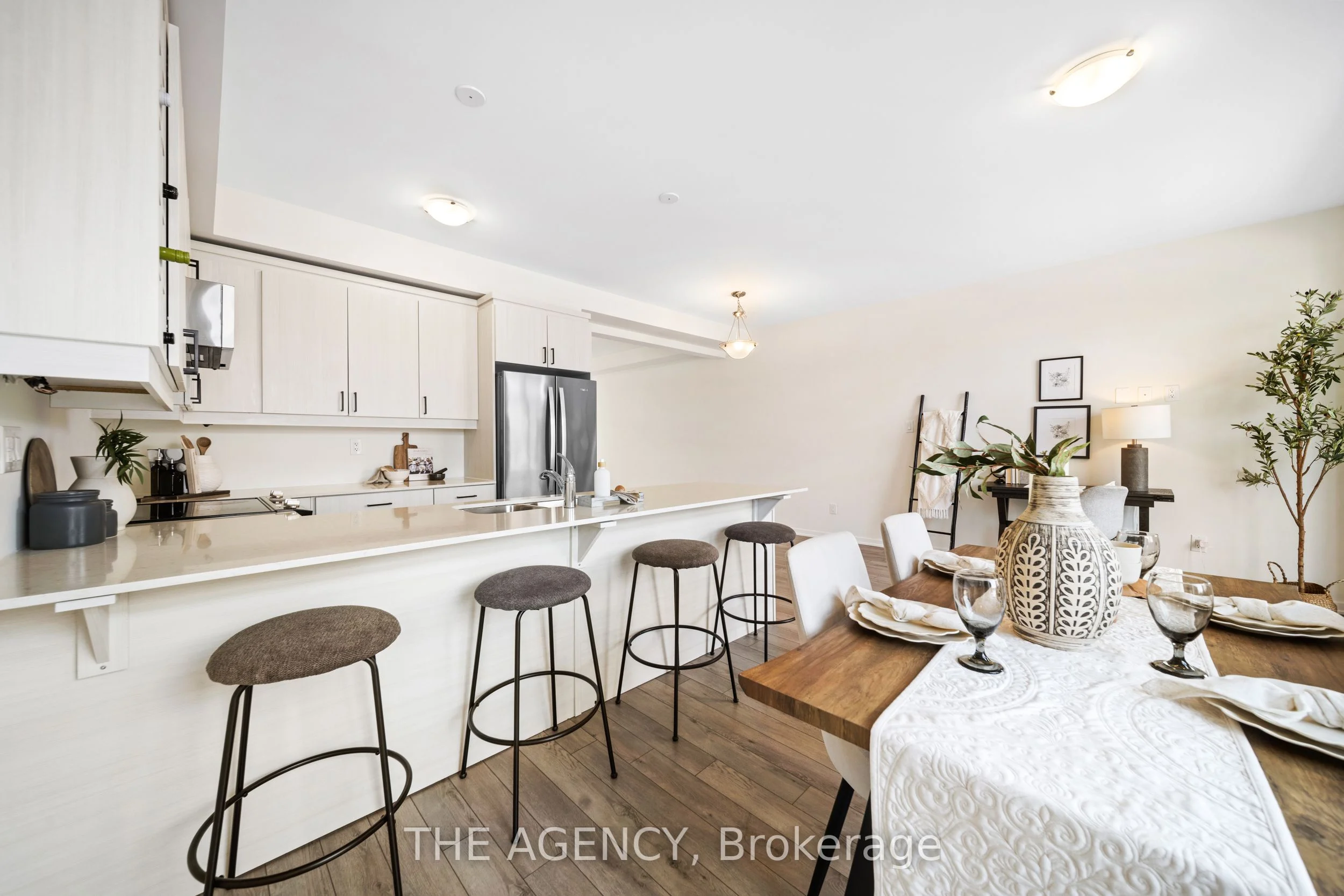 Att/Row/Townhouse in Oshawa