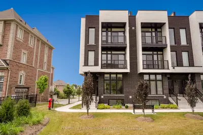 Condo Townhouse in Ajax