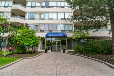 Condo Apartment in Toronto