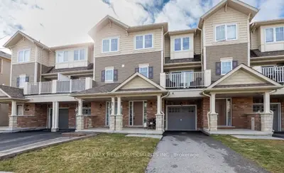 Att/Row/Townhouse in Oshawa