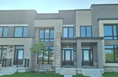 Att/Row/Townhouse in Oshawa