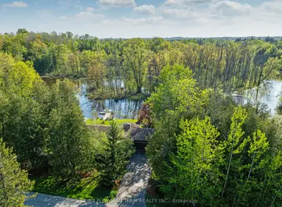 Detached in Scugog