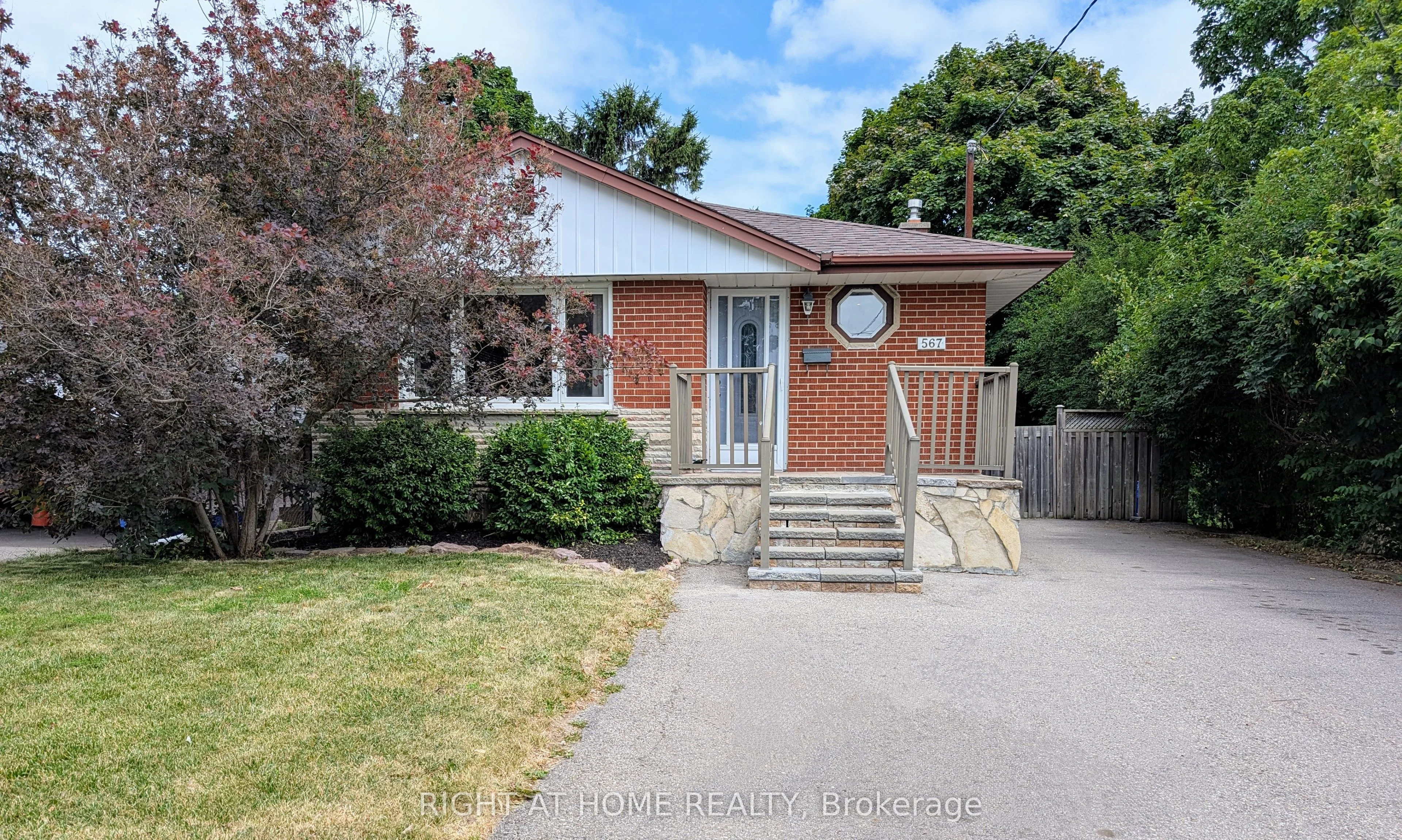 Detached in Oshawa