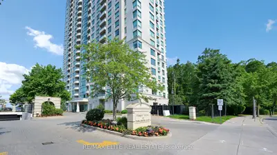 Condo Apartment in Toronto