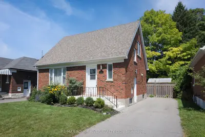 Detached in Oshawa