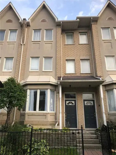 Condo Townhouse in Toronto