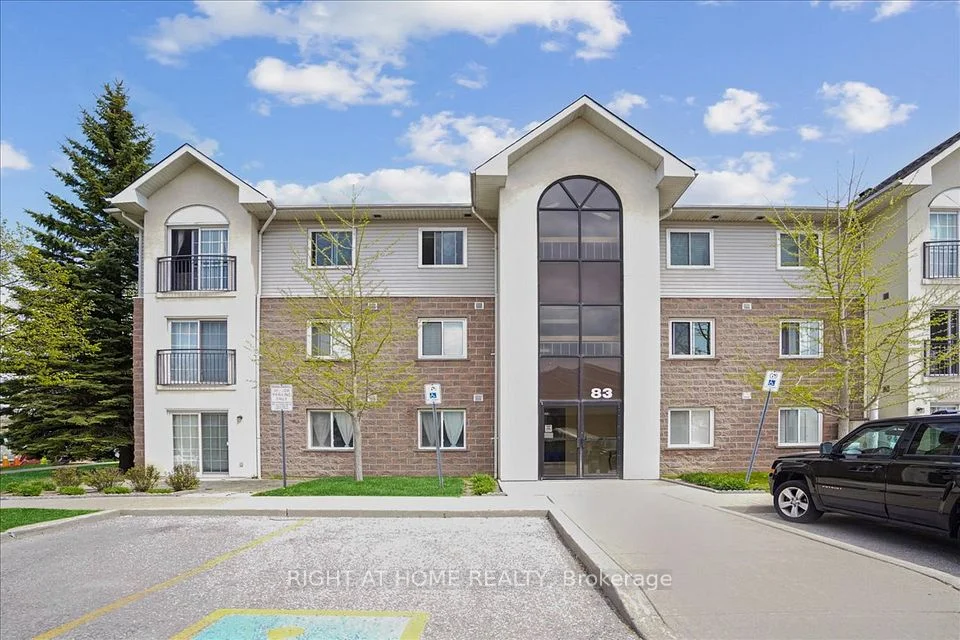 83 Aspen Springs Drive 308, Clarington, On L1c 5j7