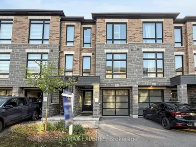 Att/Row/Townhouse in Oshawa