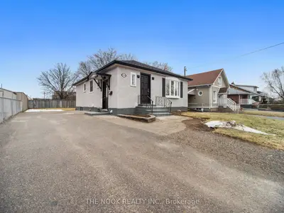 Detached in Oshawa