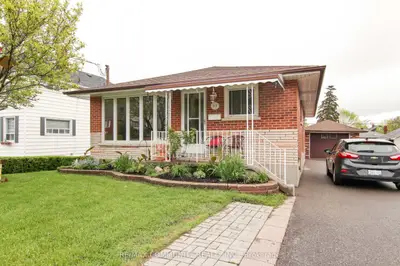 Detached in Oshawa
