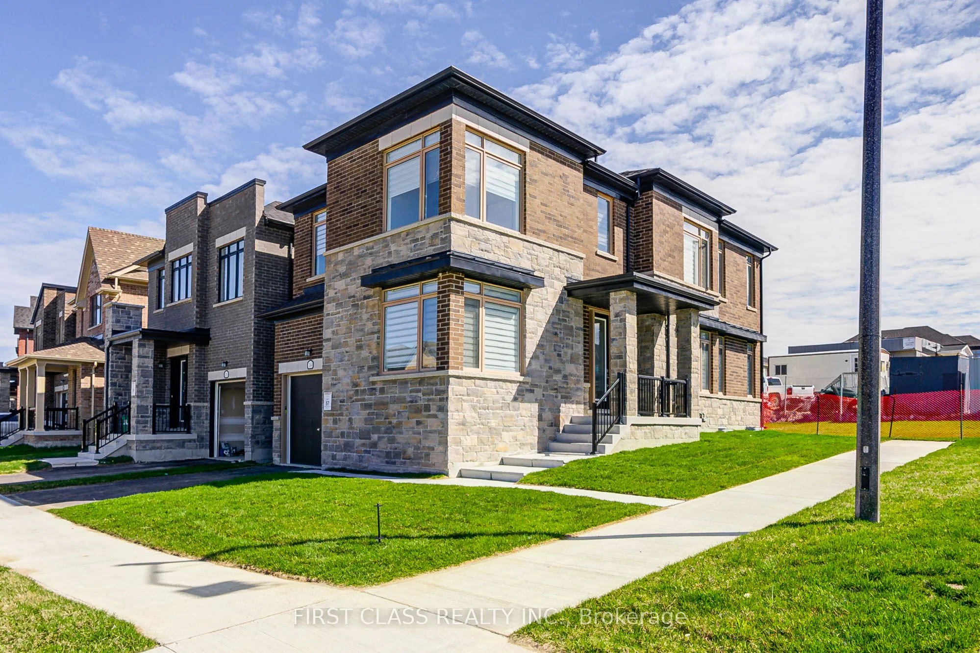 2049 Chris Mason Street, Oshawa, ON L1H 7K5