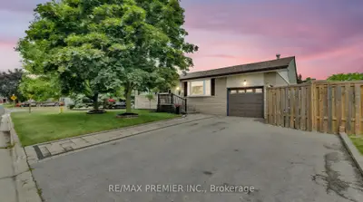 Detached in Oshawa