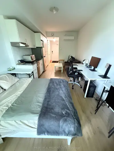 Condo Apartment in Oshawa