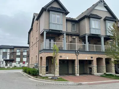 Att/Row/Townhouse in Pickering