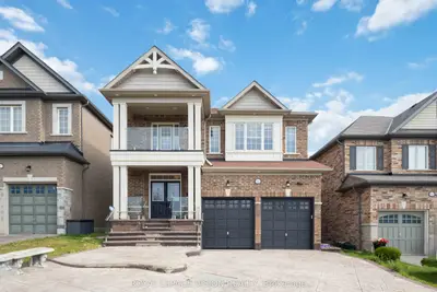 Detached in Oshawa