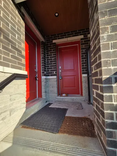 Condo Townhouse in Pickering