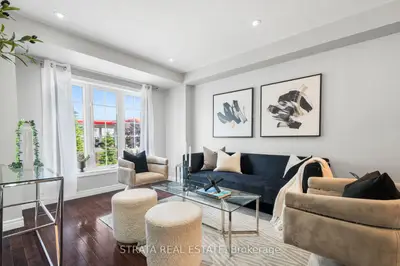 Condo Townhouse in Ajax