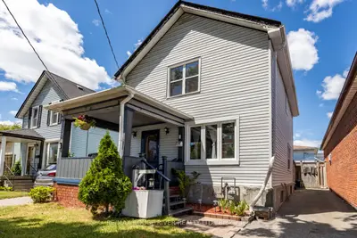 Detached in Oshawa