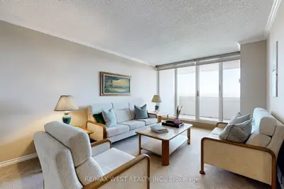 Condo Apartment in Ajax