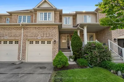 Condo Townhouse in Oshawa