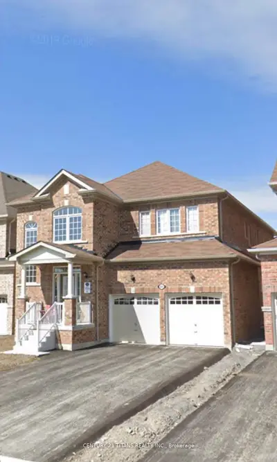 Detached in Oshawa