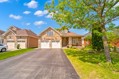 Detached in Oshawa