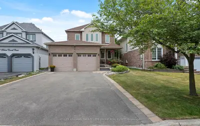 Detached in Whitby
