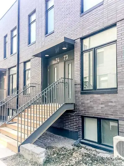 Condo Townhouse in Oshawa