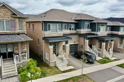 Att/Row/Townhouse in Pickering
