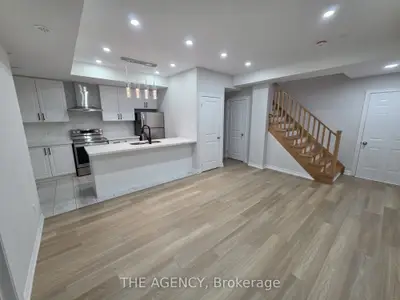 Condo Townhouse in Pickering