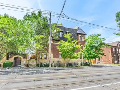 Condo Townhouse in Toronto