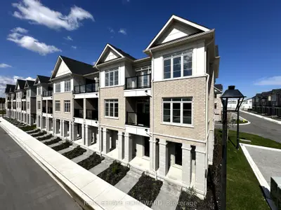 Condo Townhouse in Pickering