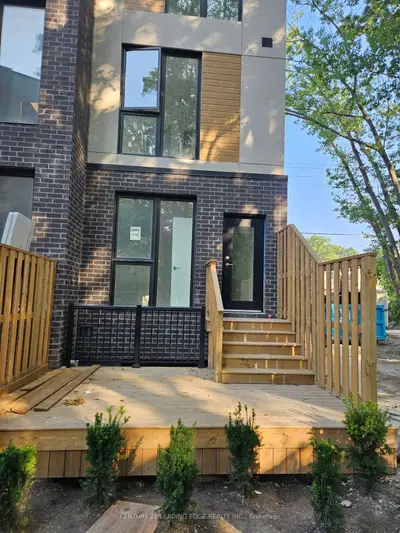 Condo Townhouse in Toronto