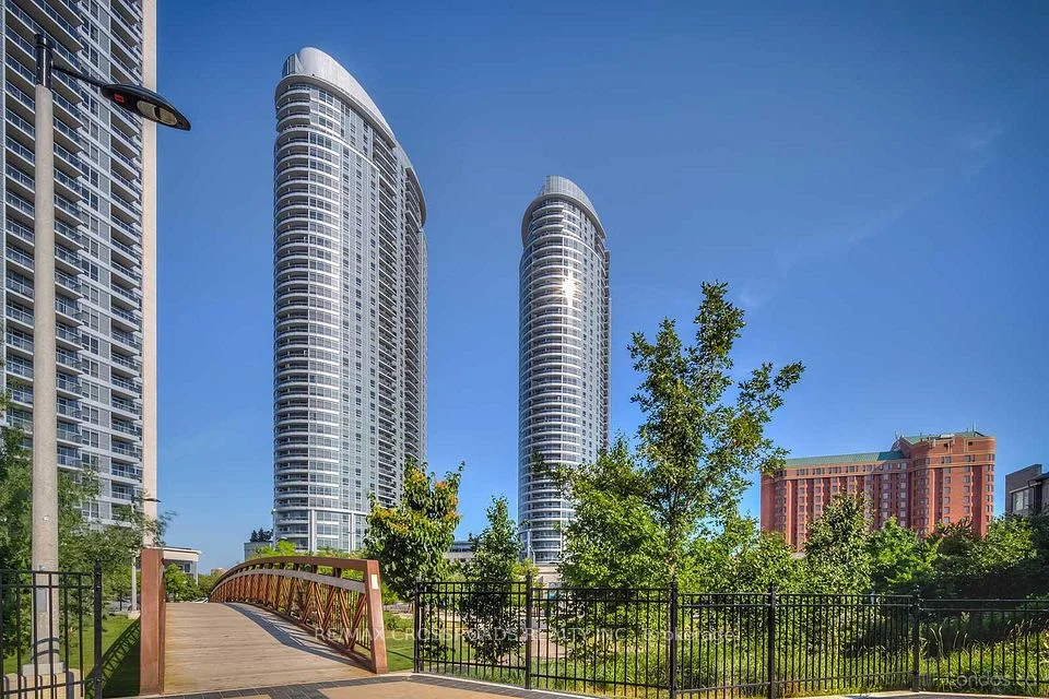135 Village Green Square 3624, Toronto E07, ON M1S 0G4
