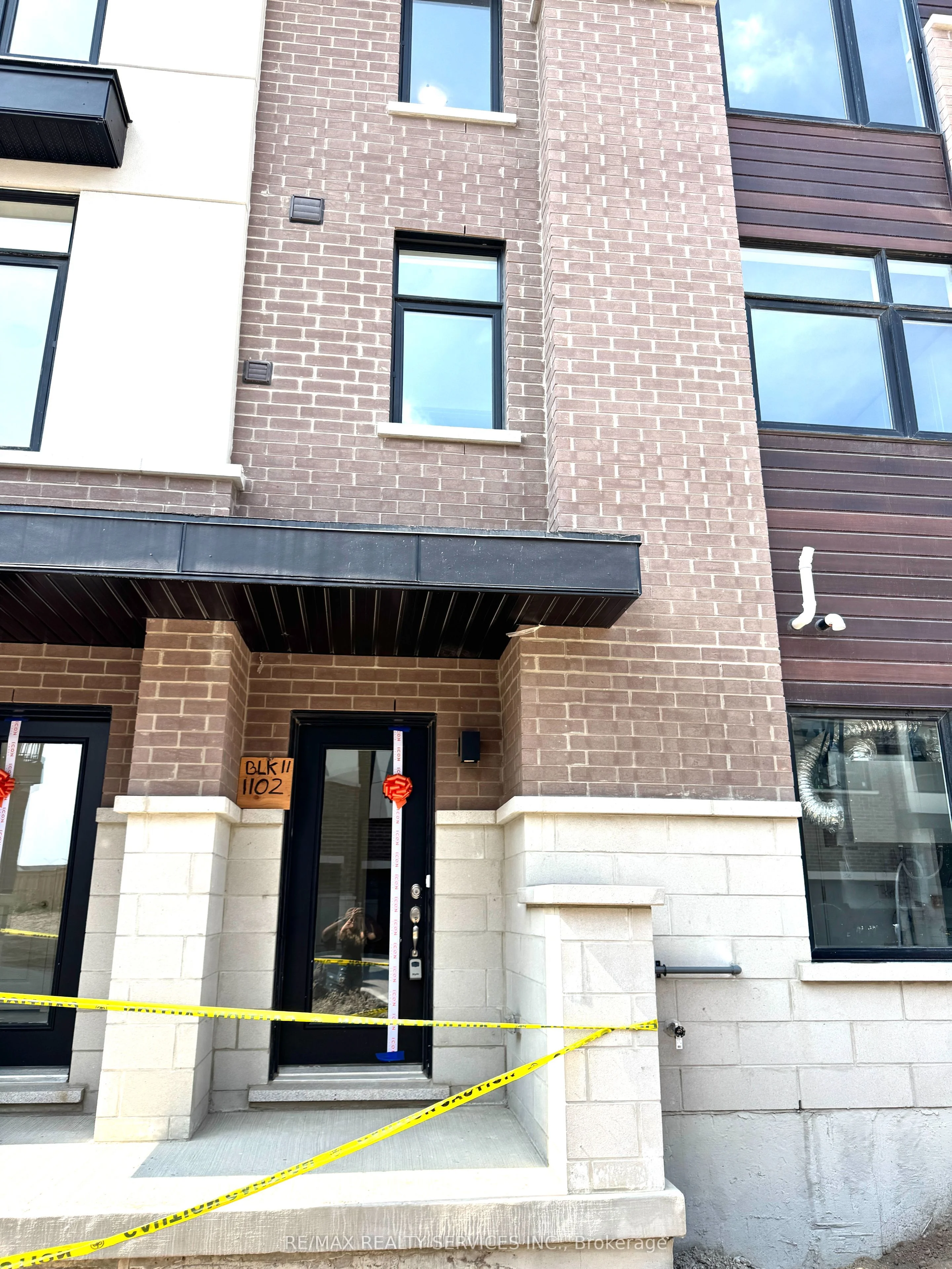 1695 Dersan Street 1207, Pickering, ON L1X 0S8