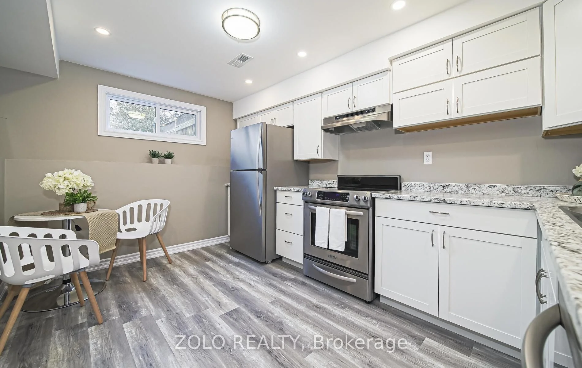 18 Waverly Street S, Oshawa, ON L1J 5T7