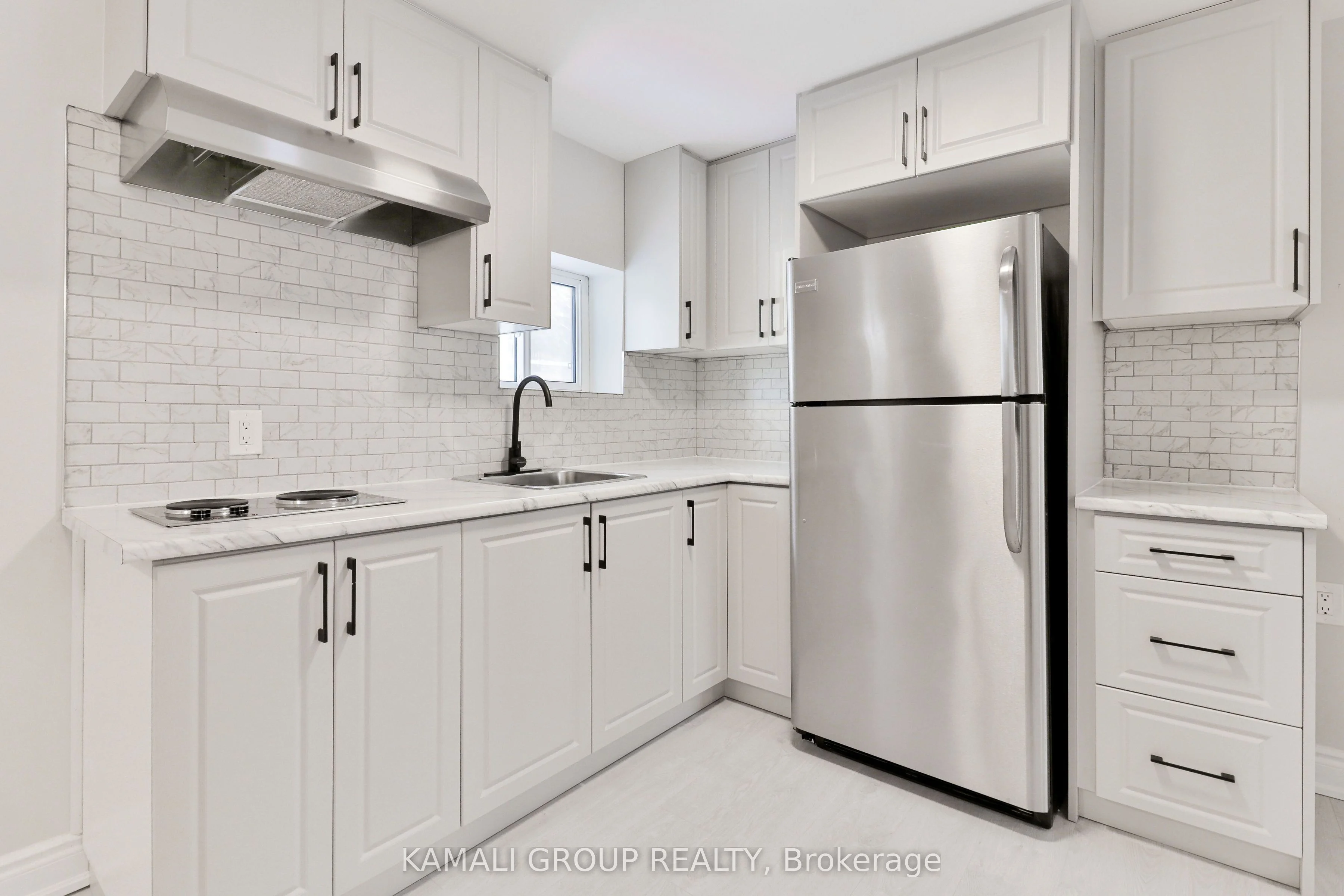 93 McMillan Drive UNIT 1, Oshawa, ON L1G 3Z7