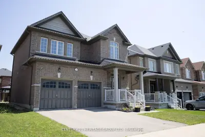Detached in Oshawa