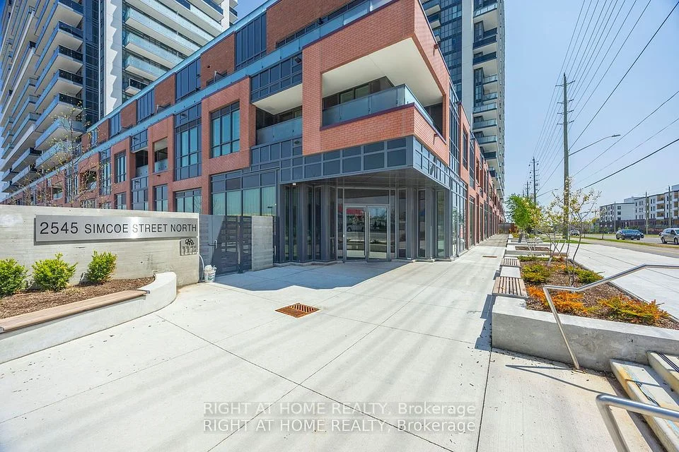 2545 Simcoe Street N 1131, Oshawa, ON L1L 0W3