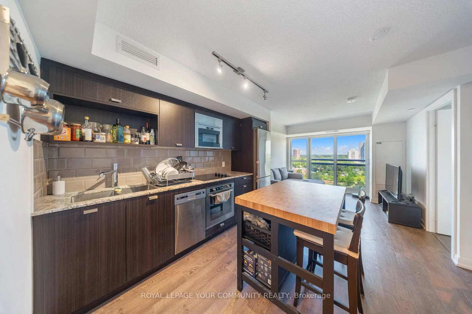 275 Village Green Square 918, Toronto E07, ON M1S 0L8