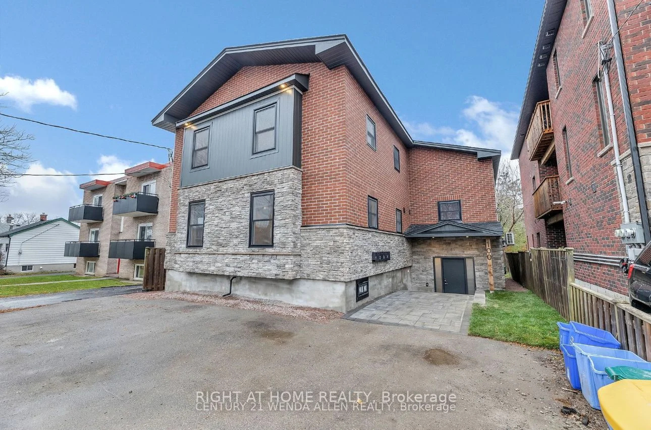 100 Cromwell Avenue 1, Oshawa, On L1j 4t6