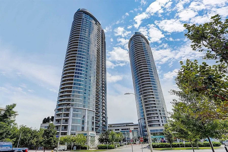 125 Village Green Square 3601, Toronto E07, ON M1S 0G3