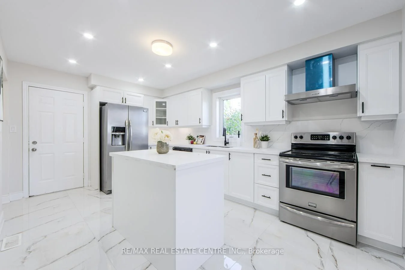 27 Rickaby Street, Clarington, ON L1C 4X7