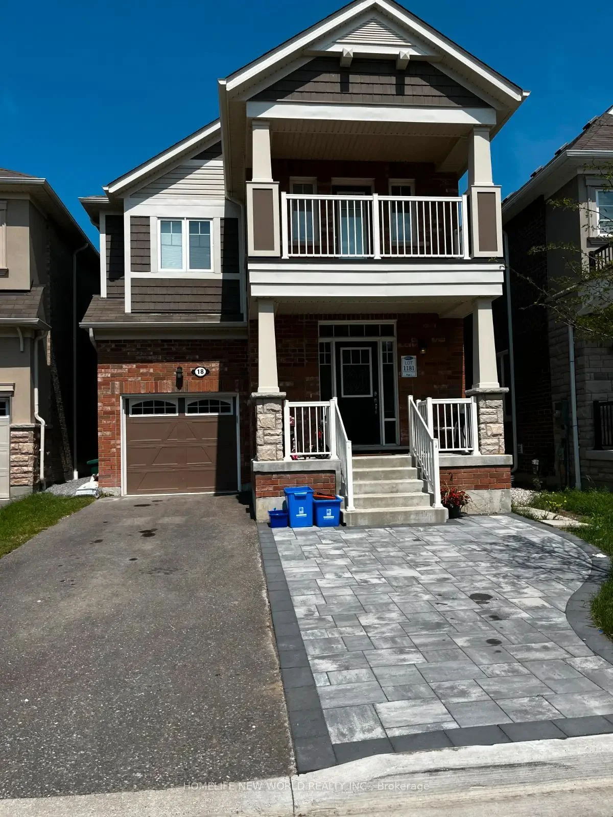 Detached in Whitby