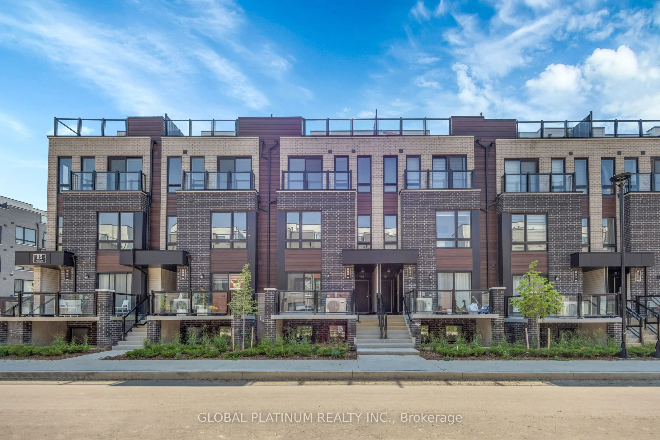 Condo Townhouse in Toronto
