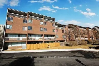 Condo Townhouse in Toronto