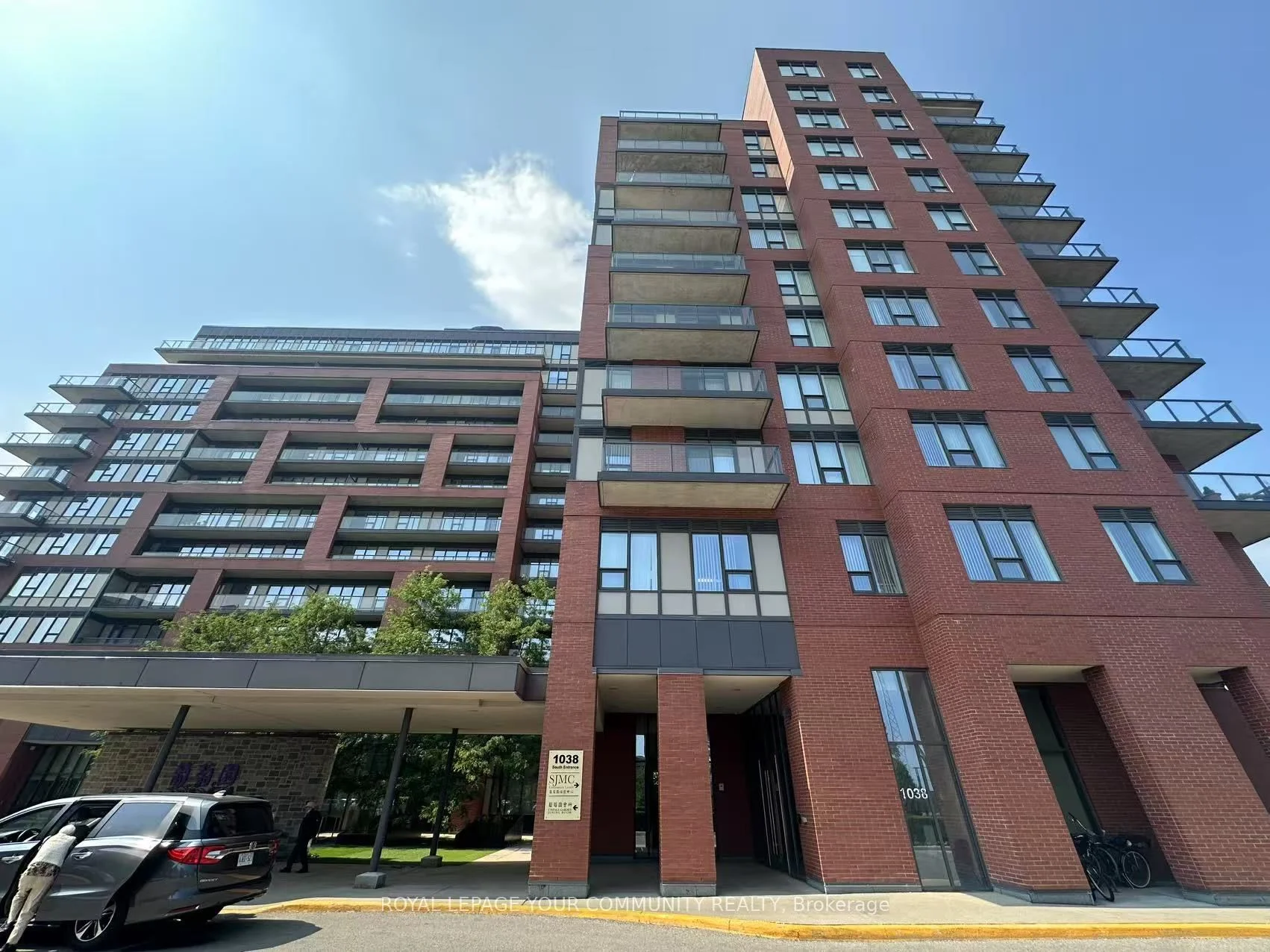 Leasehold Condo in Toronto