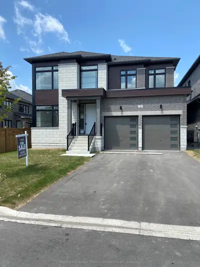 Detached in Whitby