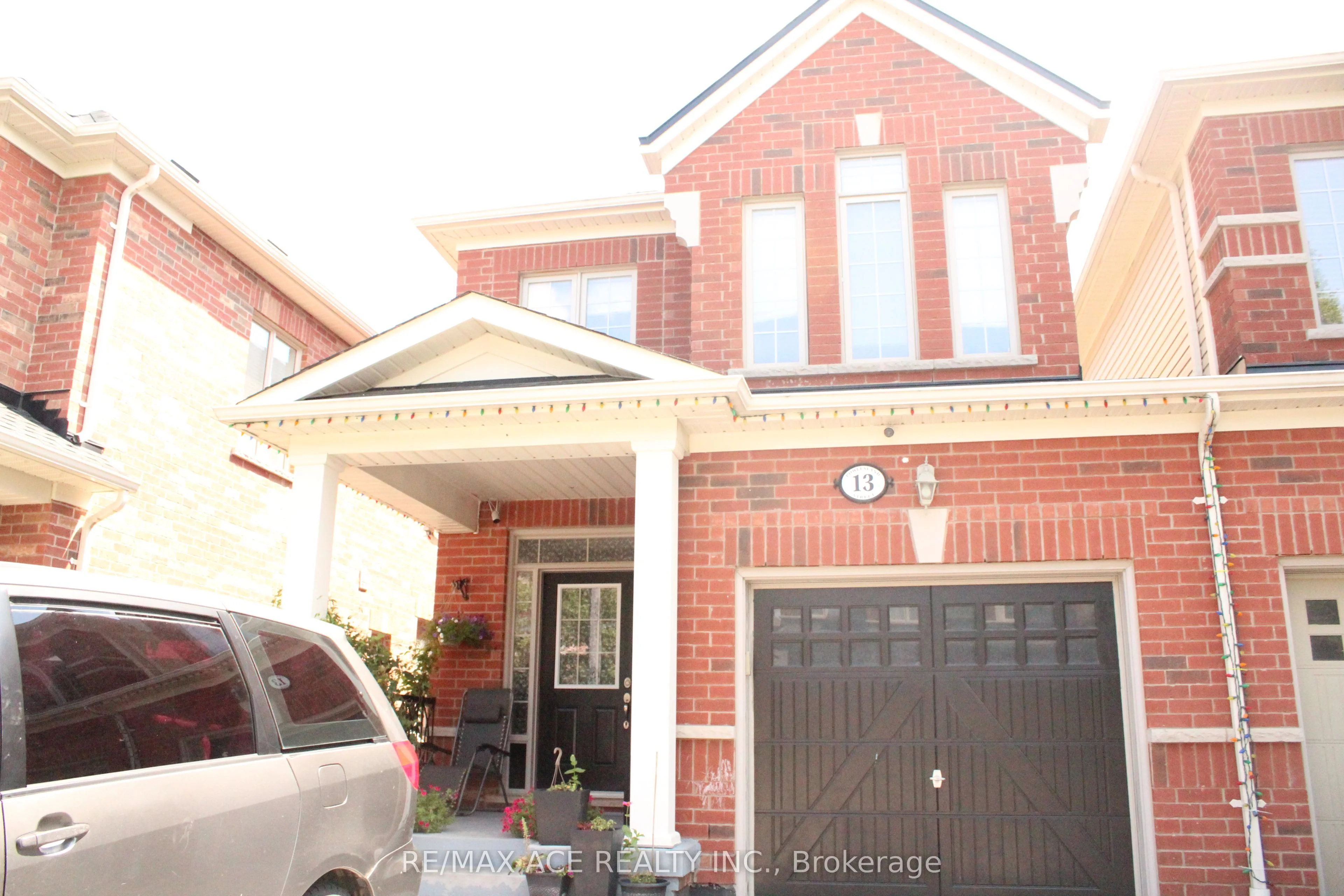 13 Powlesland Street, Ajax, ON L1T 0L8