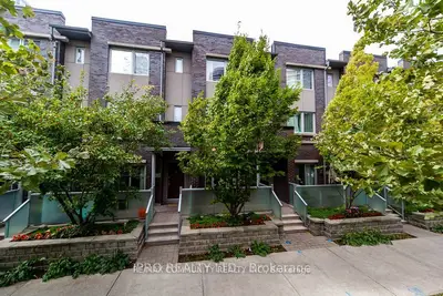 Condo Townhouse in Toronto
